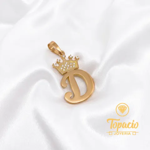 Dije Inicial "D" con Corona 18K